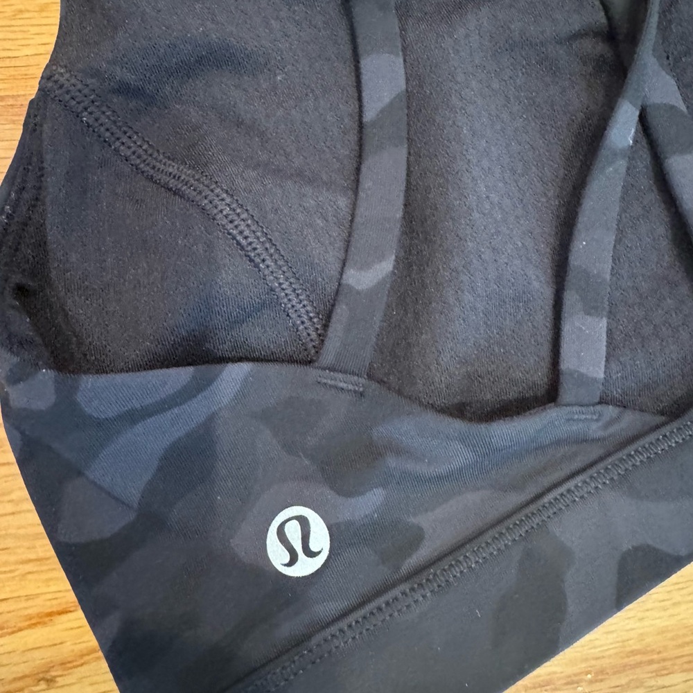 Lululemon Free to Be Formation Camo, size 6 - Picture 3 of 5